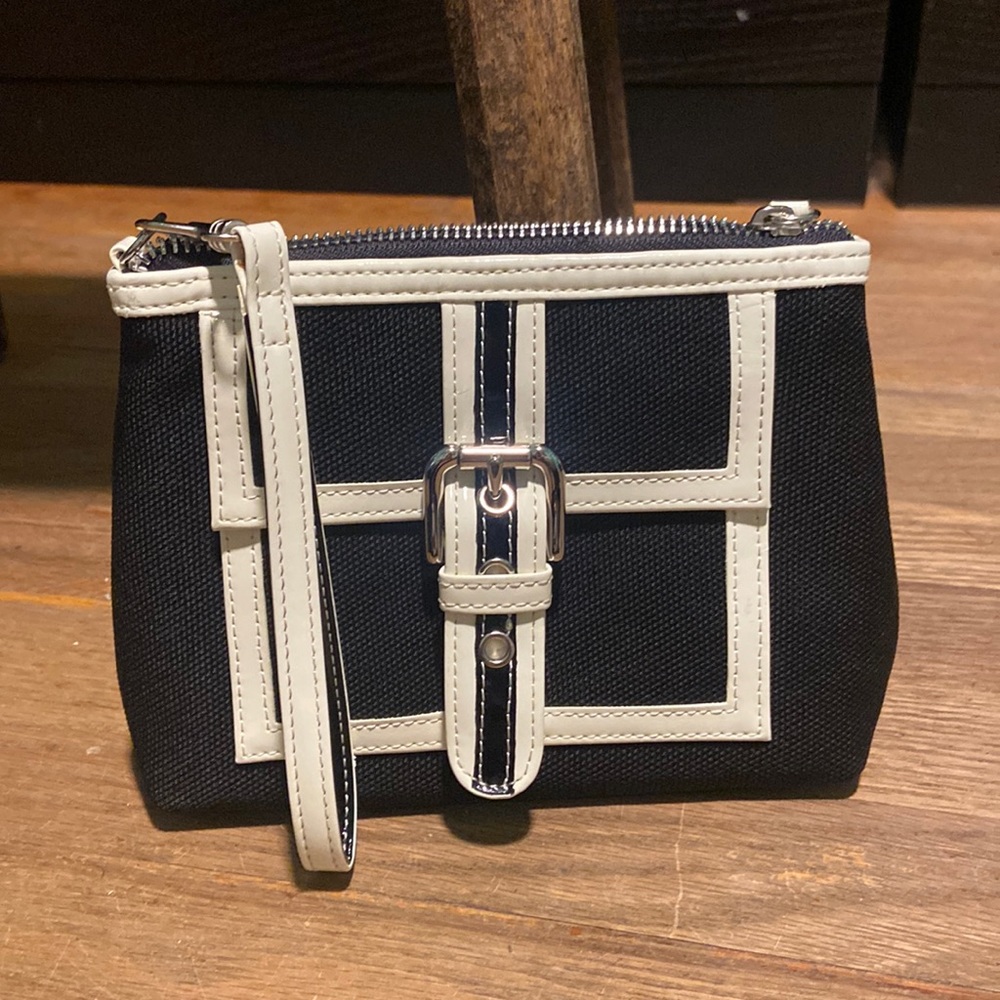Isabella Fiore Black and White Wristlet